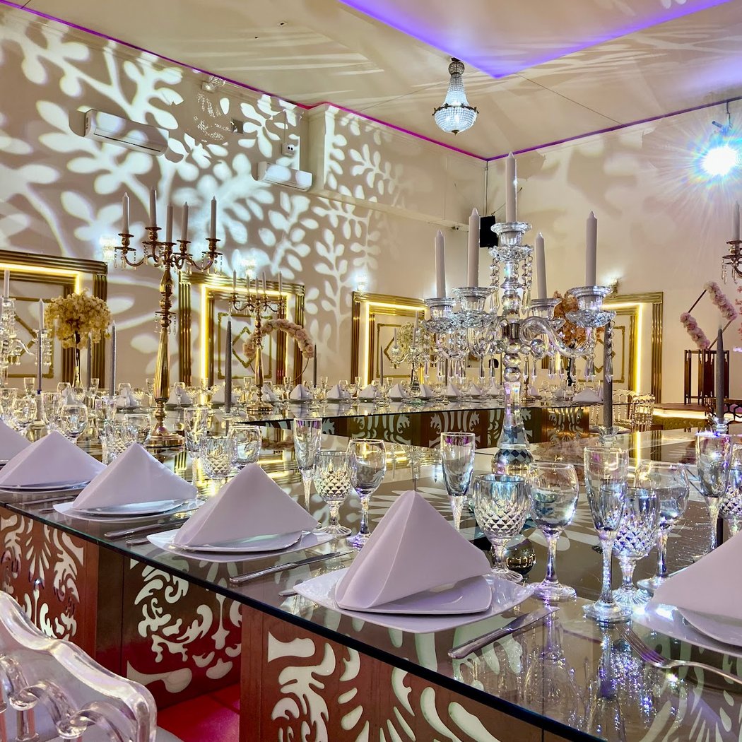 Golden House Salle des Fêtes 1